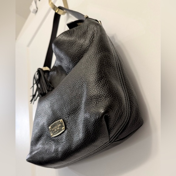 Michael Kors Black Leather Shoulder Bag 2000s - Picture 4 of 10